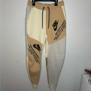 Nike Tech PANTS ONLY